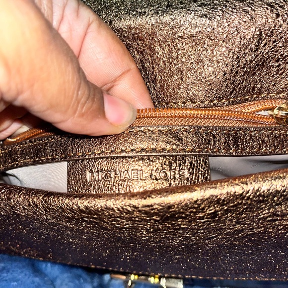 🌺⭐️🌺 HP 🌺⭐️🌺NWOT— Michael Kors crossbody 🌺⭐️🌺 - Picture 6 of 13